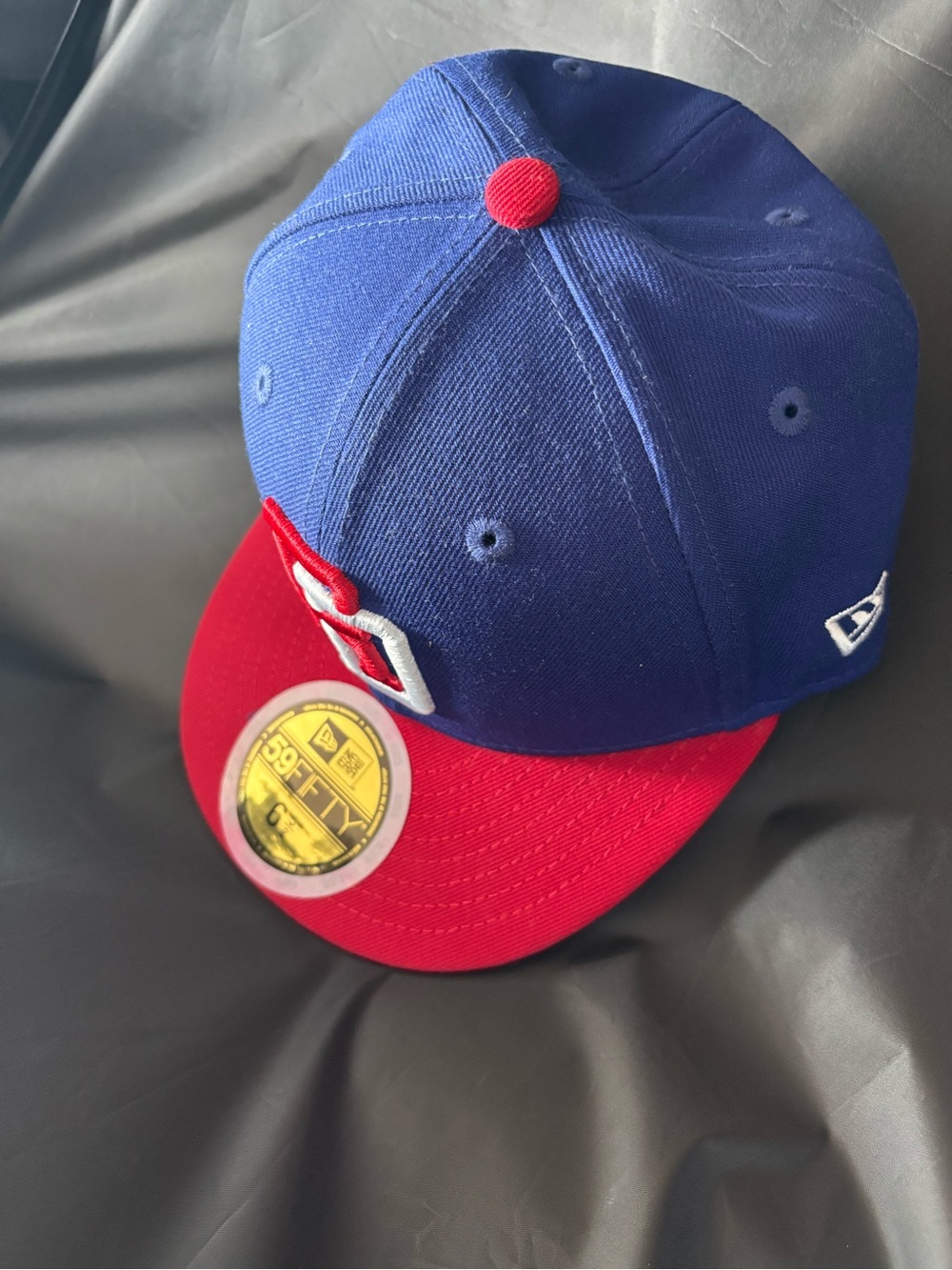 New Era Kids Navy and Red 59FIFTY Cap with Dominican Flag Patch - Picture 6 of 9